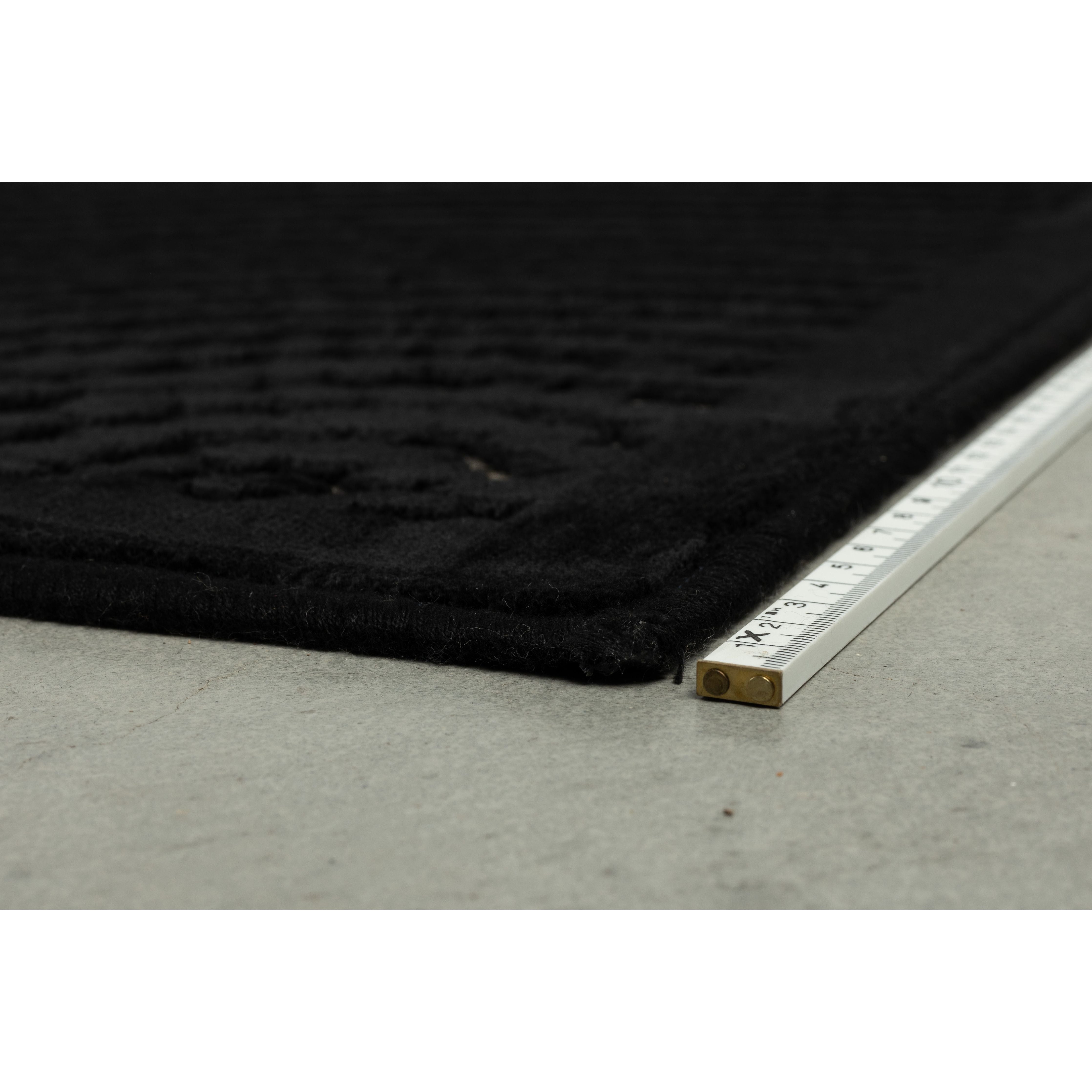 Carpet dots 200x300 pure black