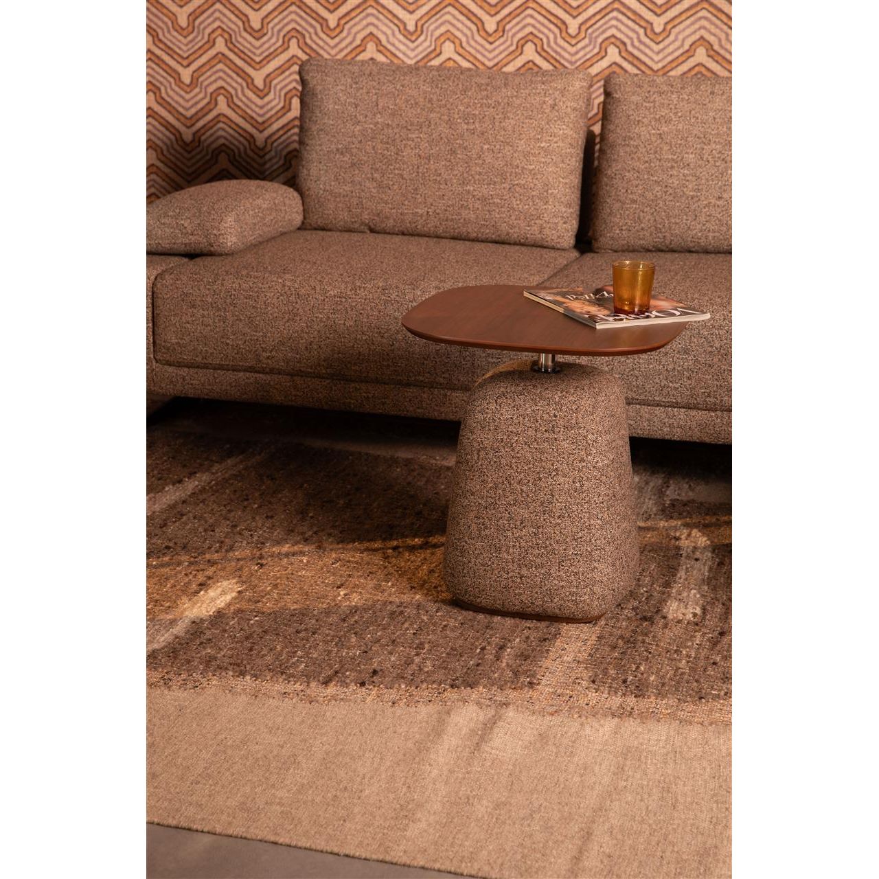 Sidetable shelly cinnamon