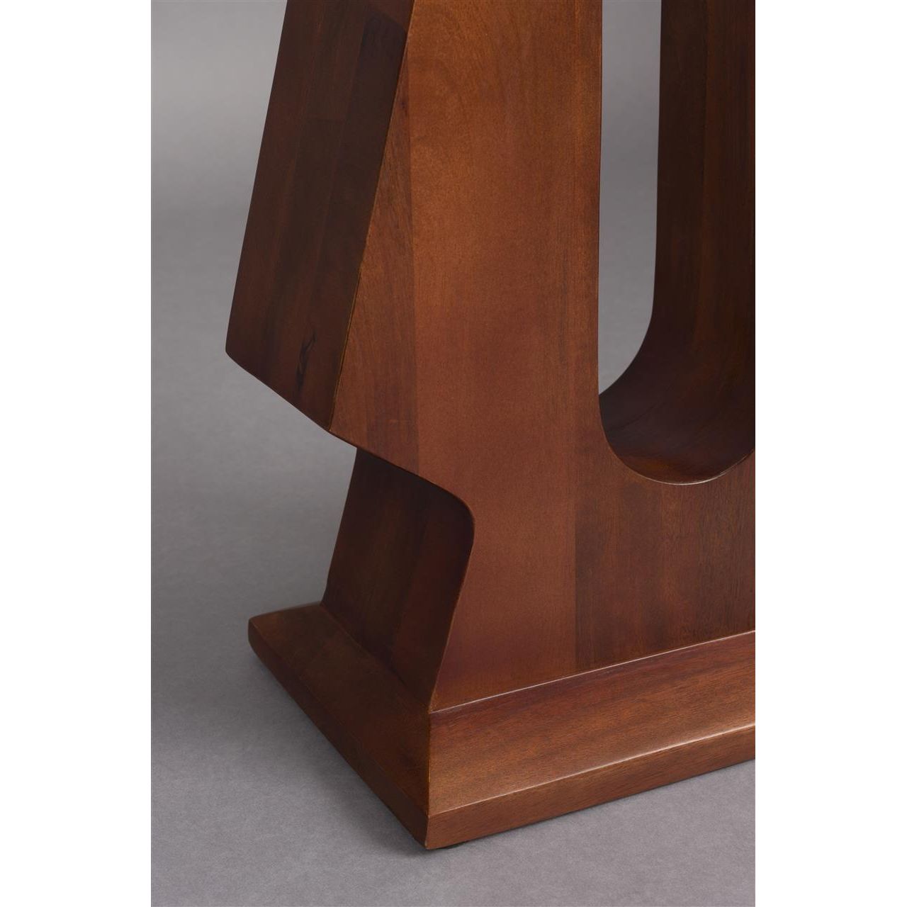 Sidetable pilaster