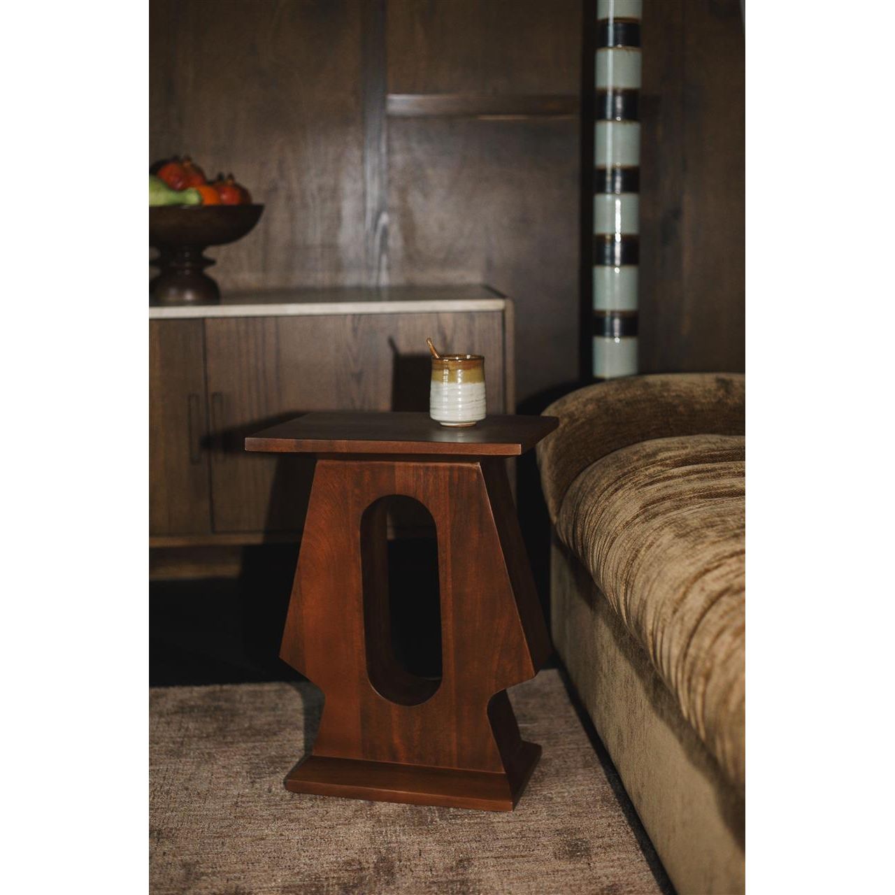 Sidetable pilaster