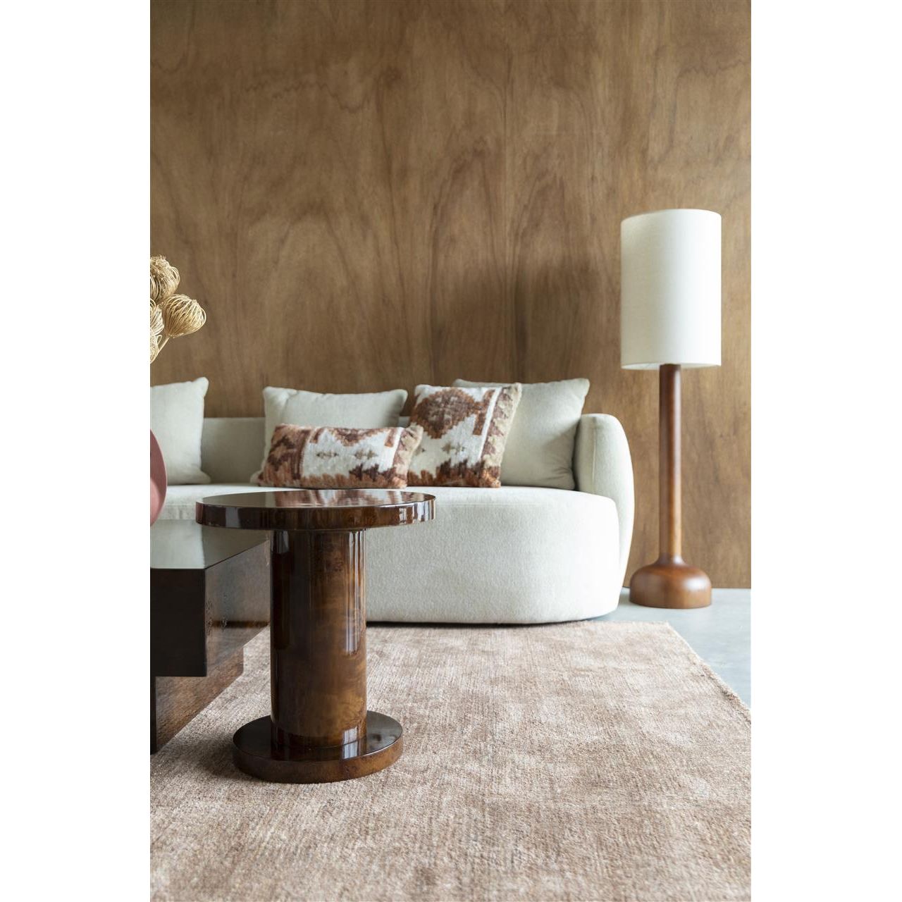 Sidetable quinn walnut