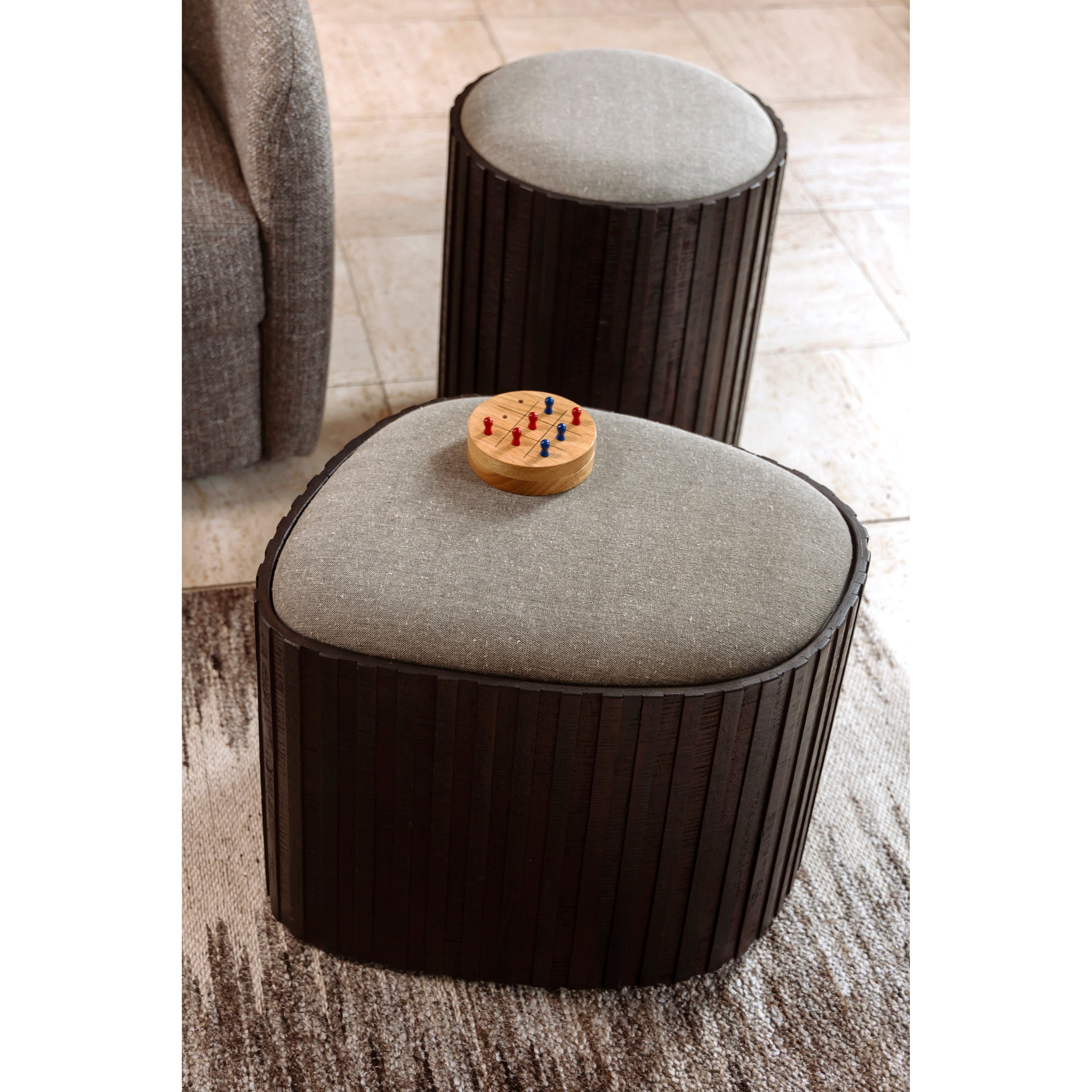 Storage pouf bay low