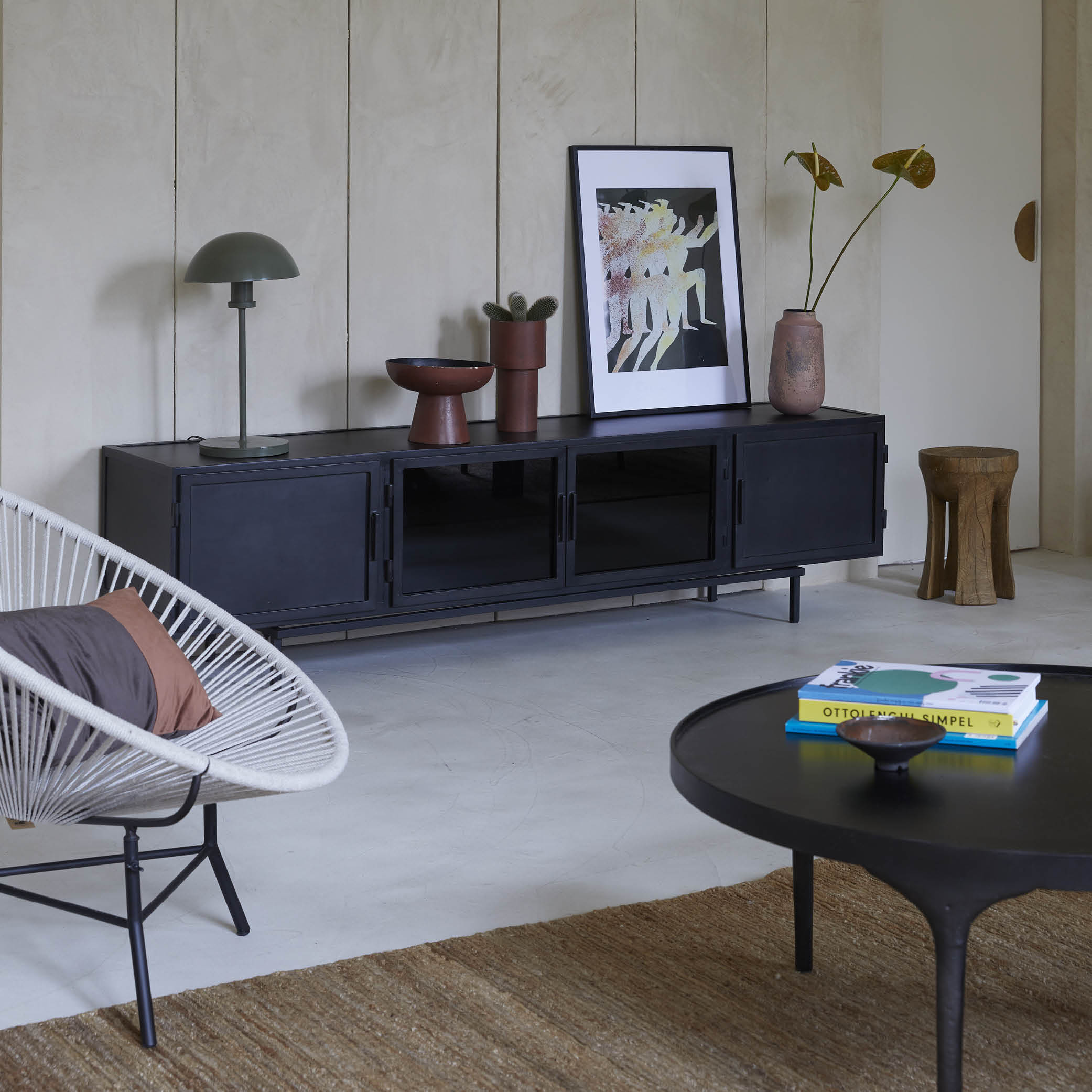 Dallas – small, black