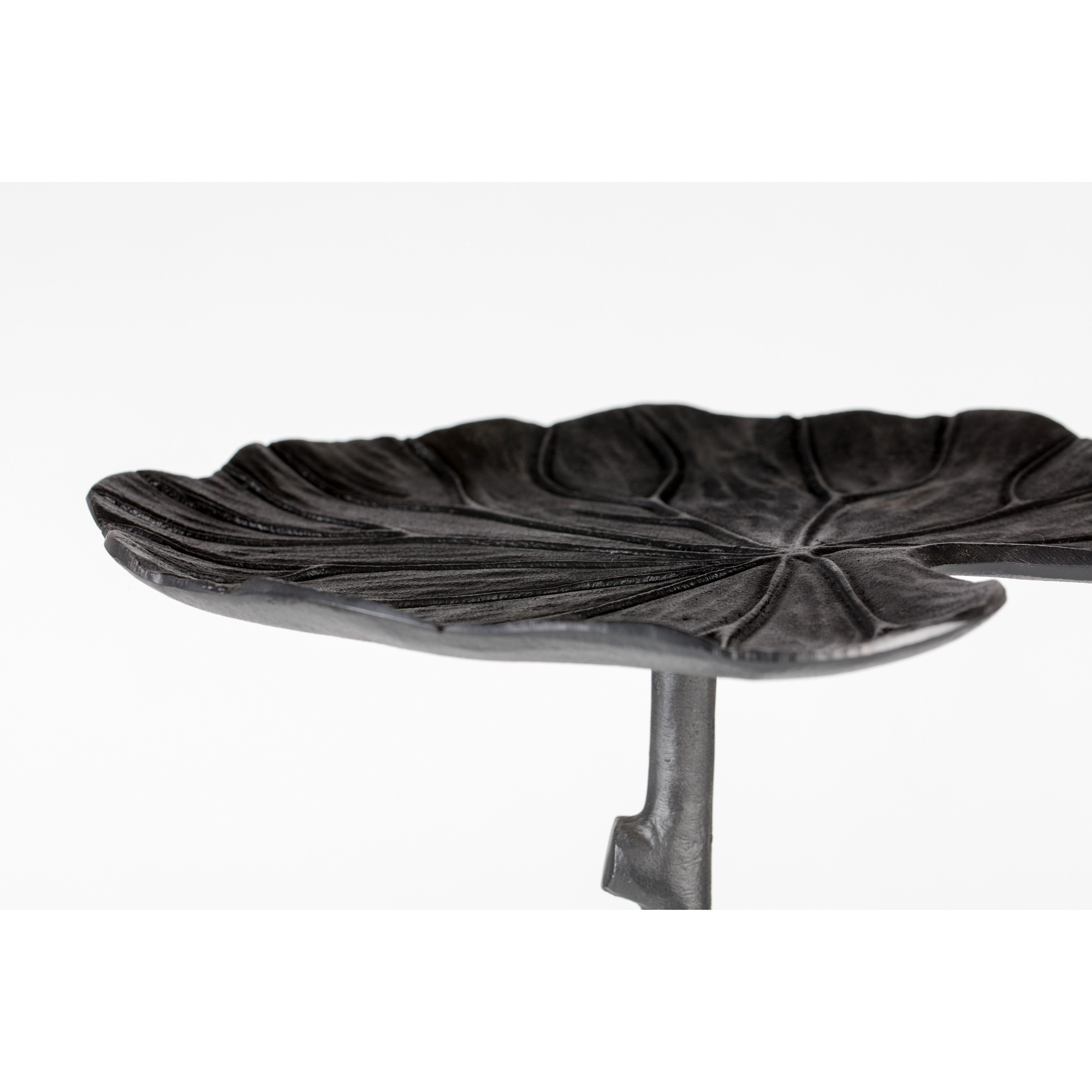 Side table lily single black