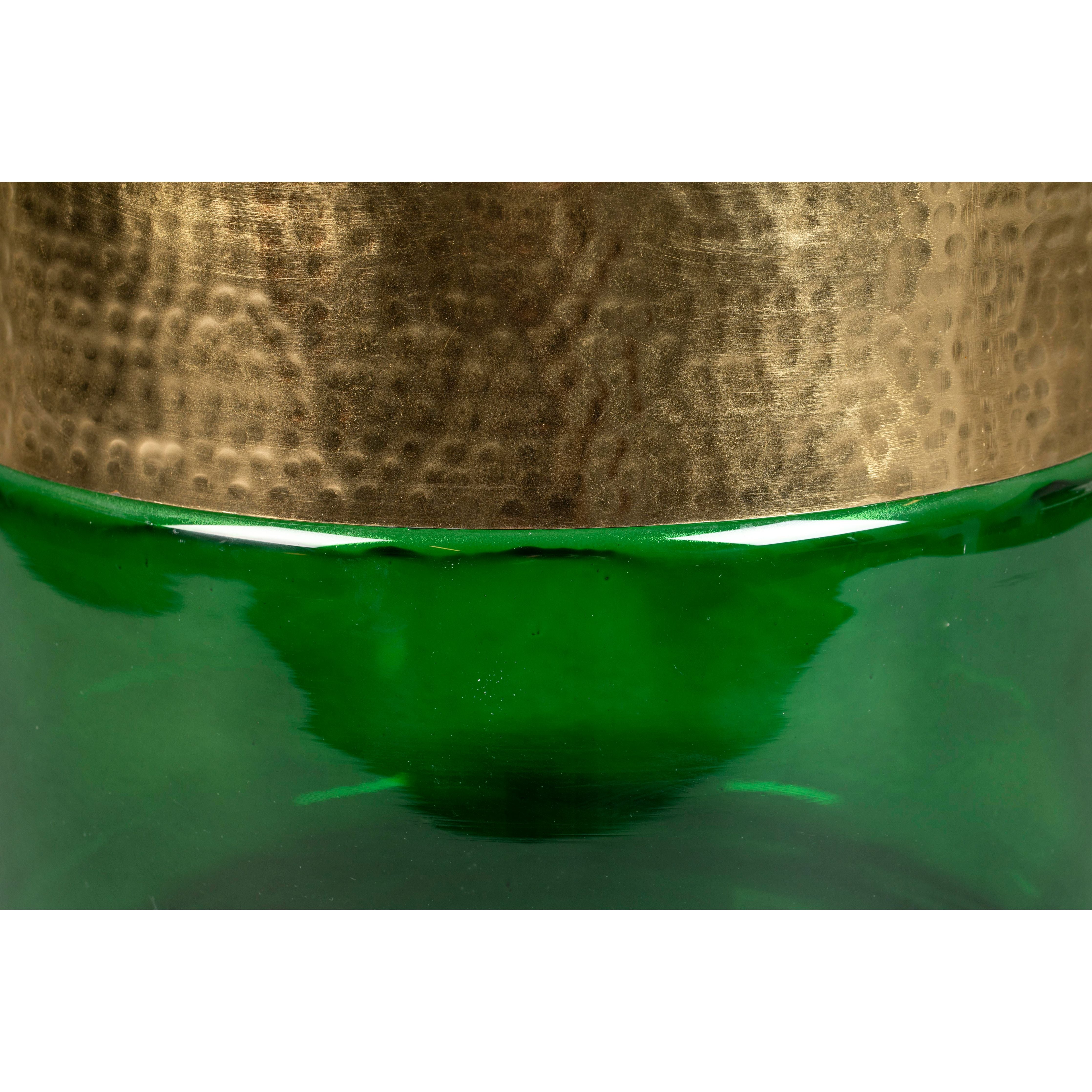 Side table cave green