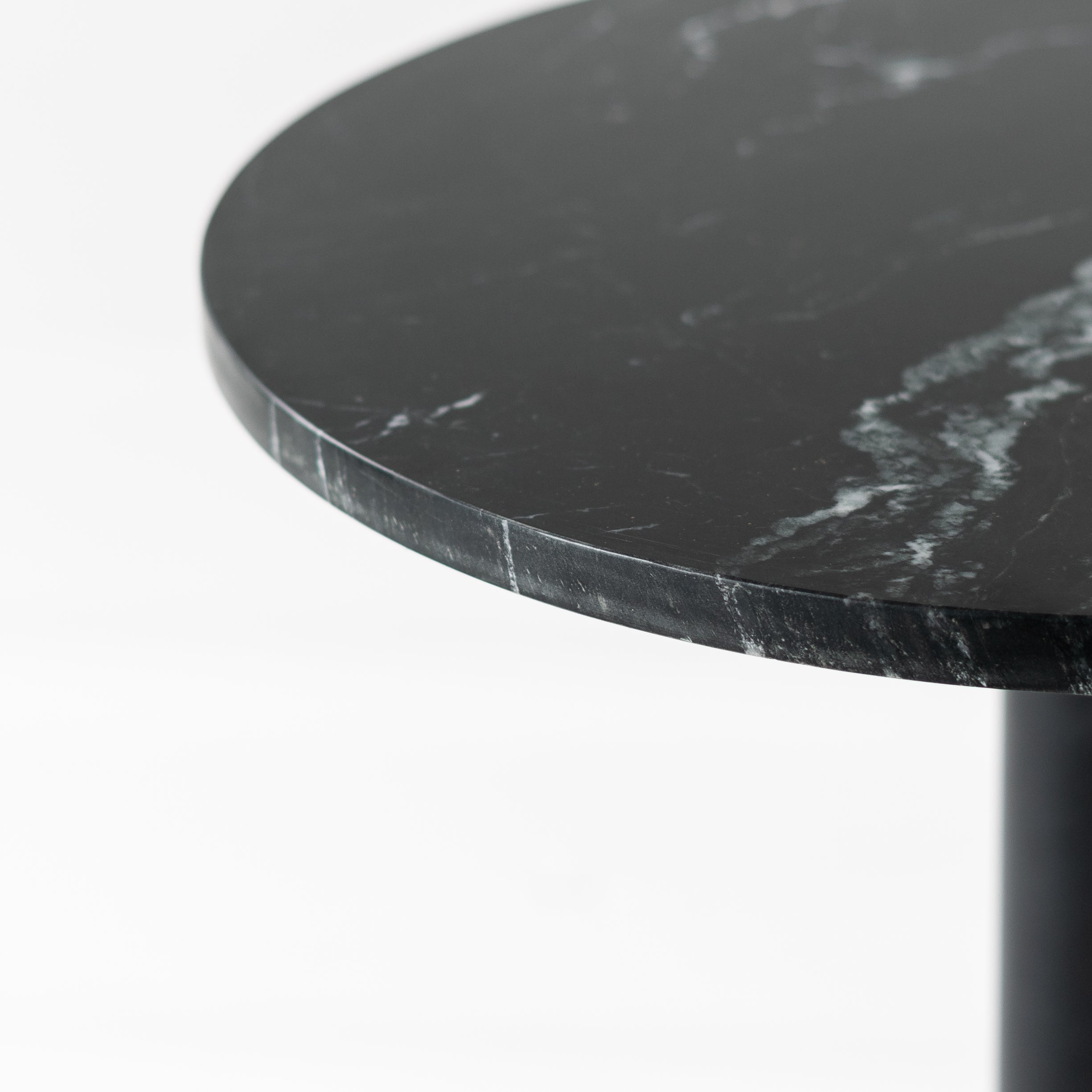 Kick bijzettafel Marble rond hoog