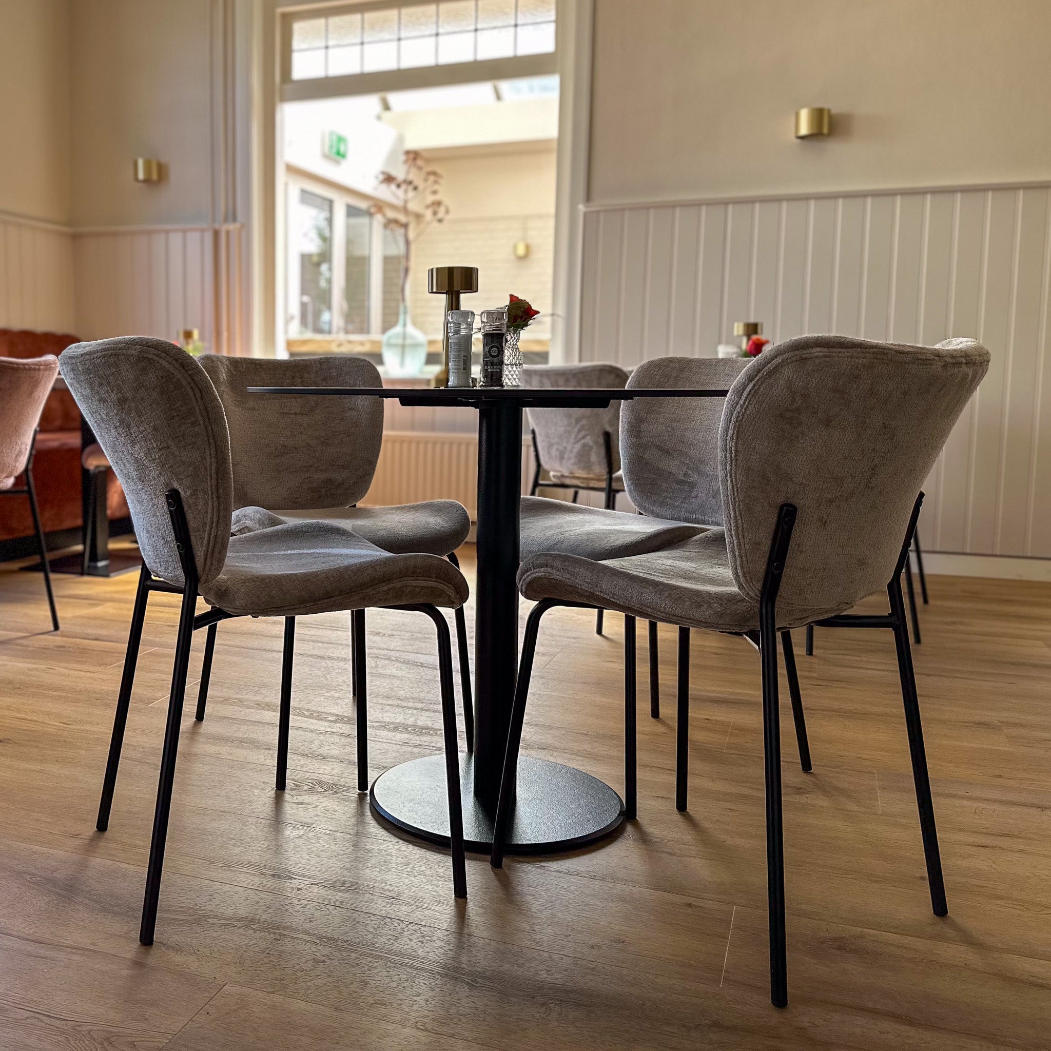 Kick dining room chair Ize