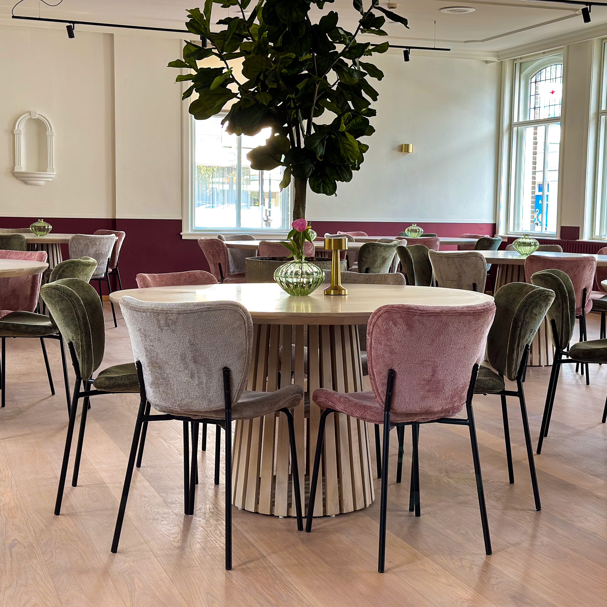 Kick dining room chair Ize