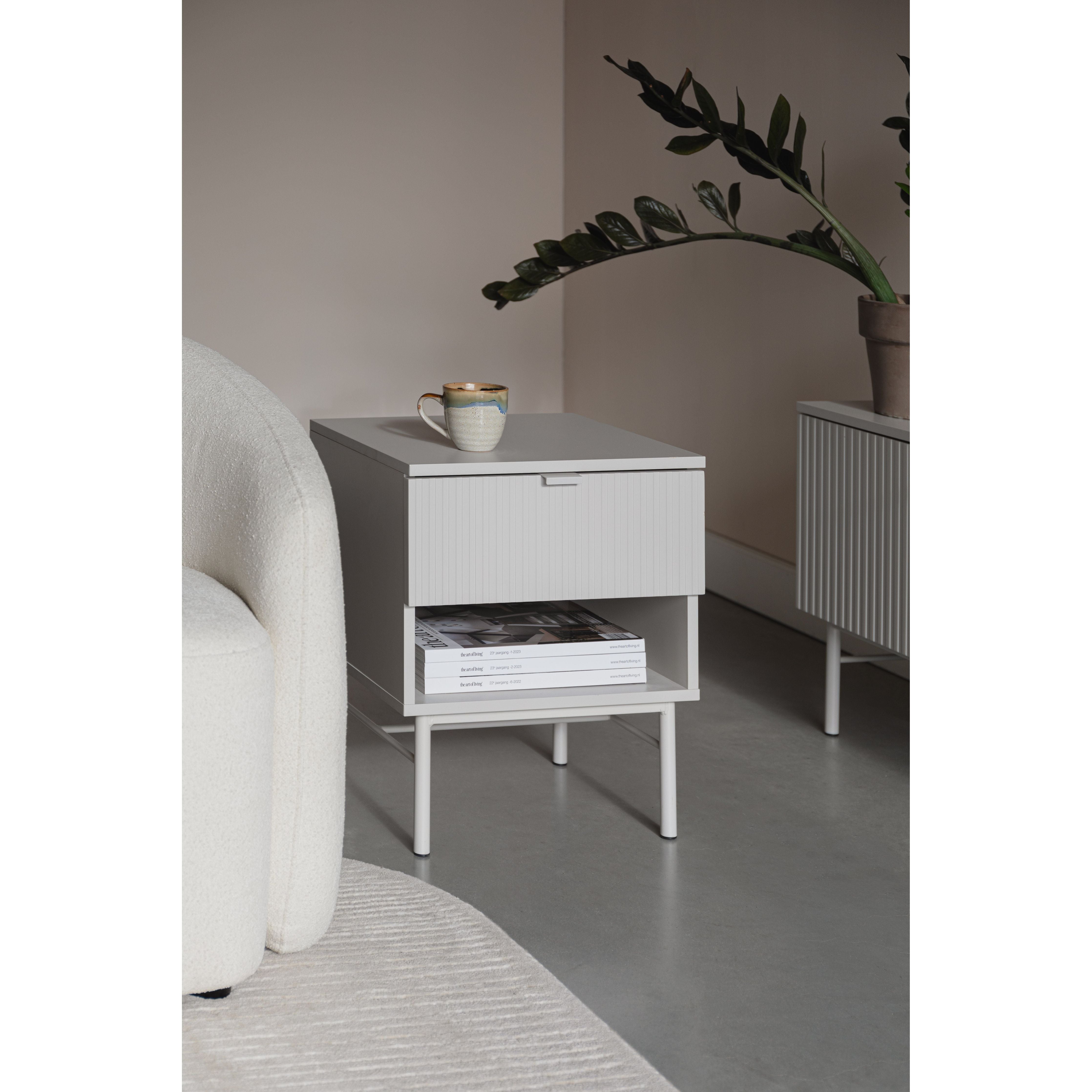 Sidetable/ bed stand cayo