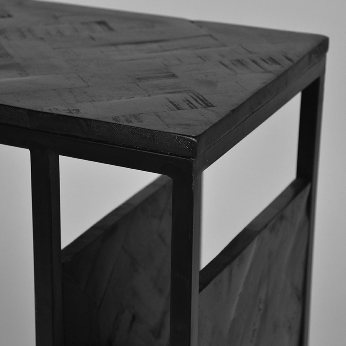 LABEL51 Side table Shift - Black - Mango wood