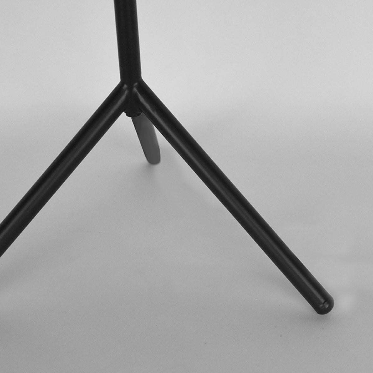 LABEL51 Globe table lamp - Black - Metal